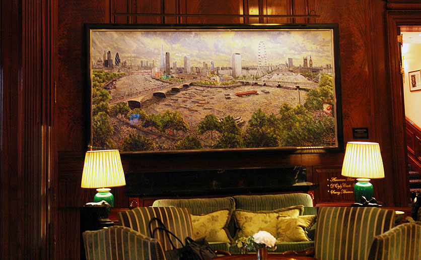 savoy hotel, london picture lights lit by hogarth lighting